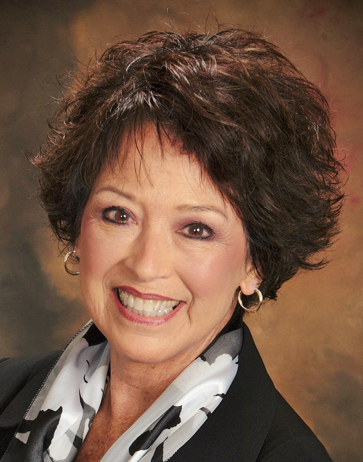 Carol Mann at Long & Foster Real Estate, Inc. Williamsburg Luxury