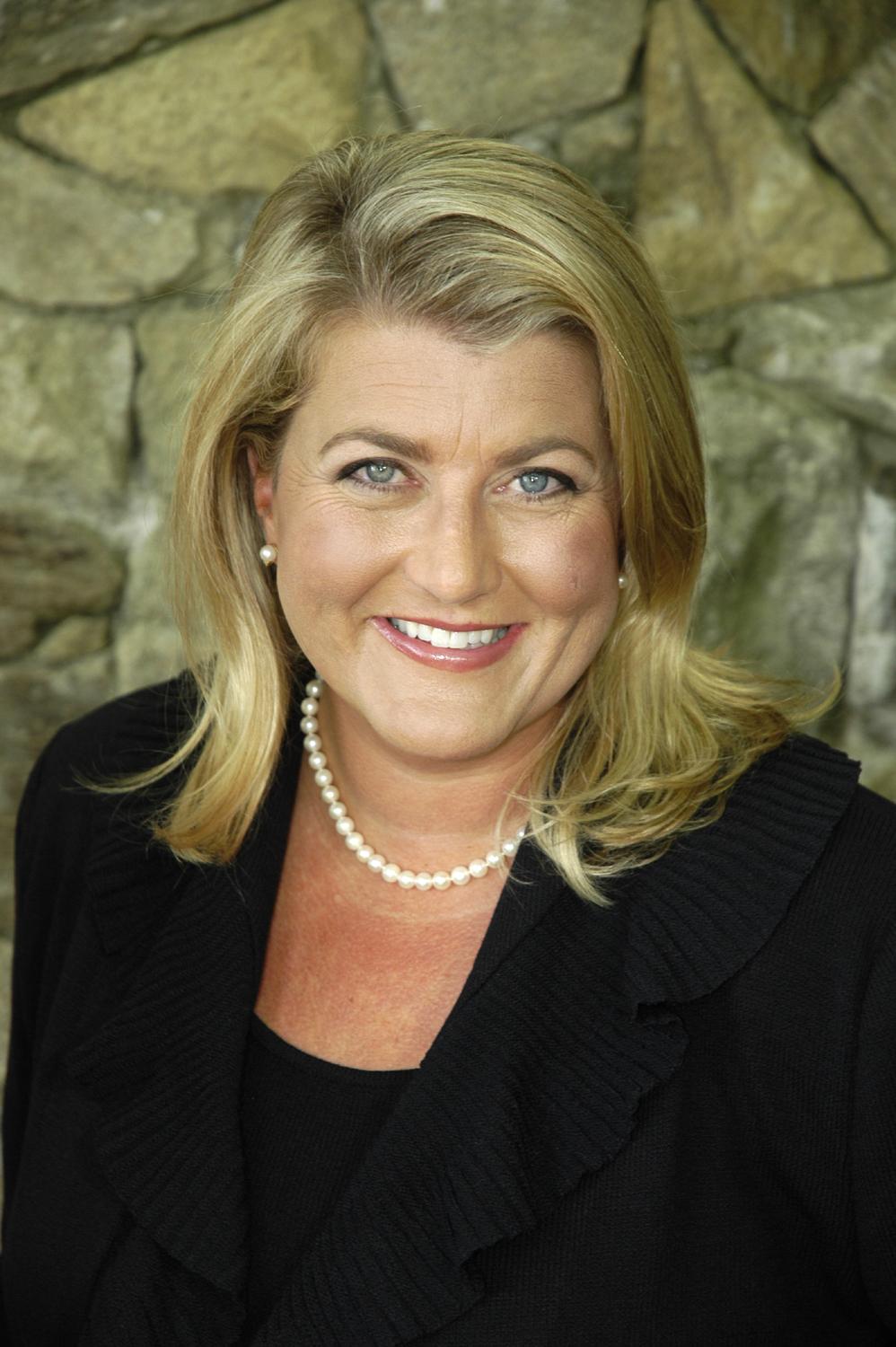 Nina Koeppen at Long & Foster Real Estate, Inc. Great Falls Luxury