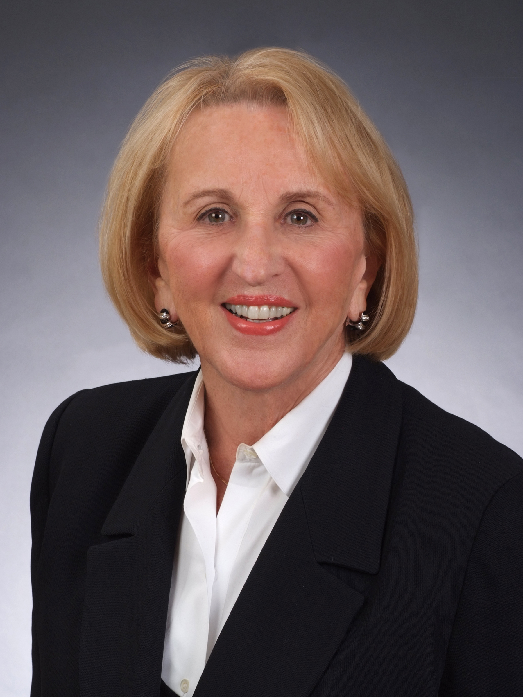 JoAnn Kay at Long & Foster Real Estate, Inc. Moorestown Luxury Real