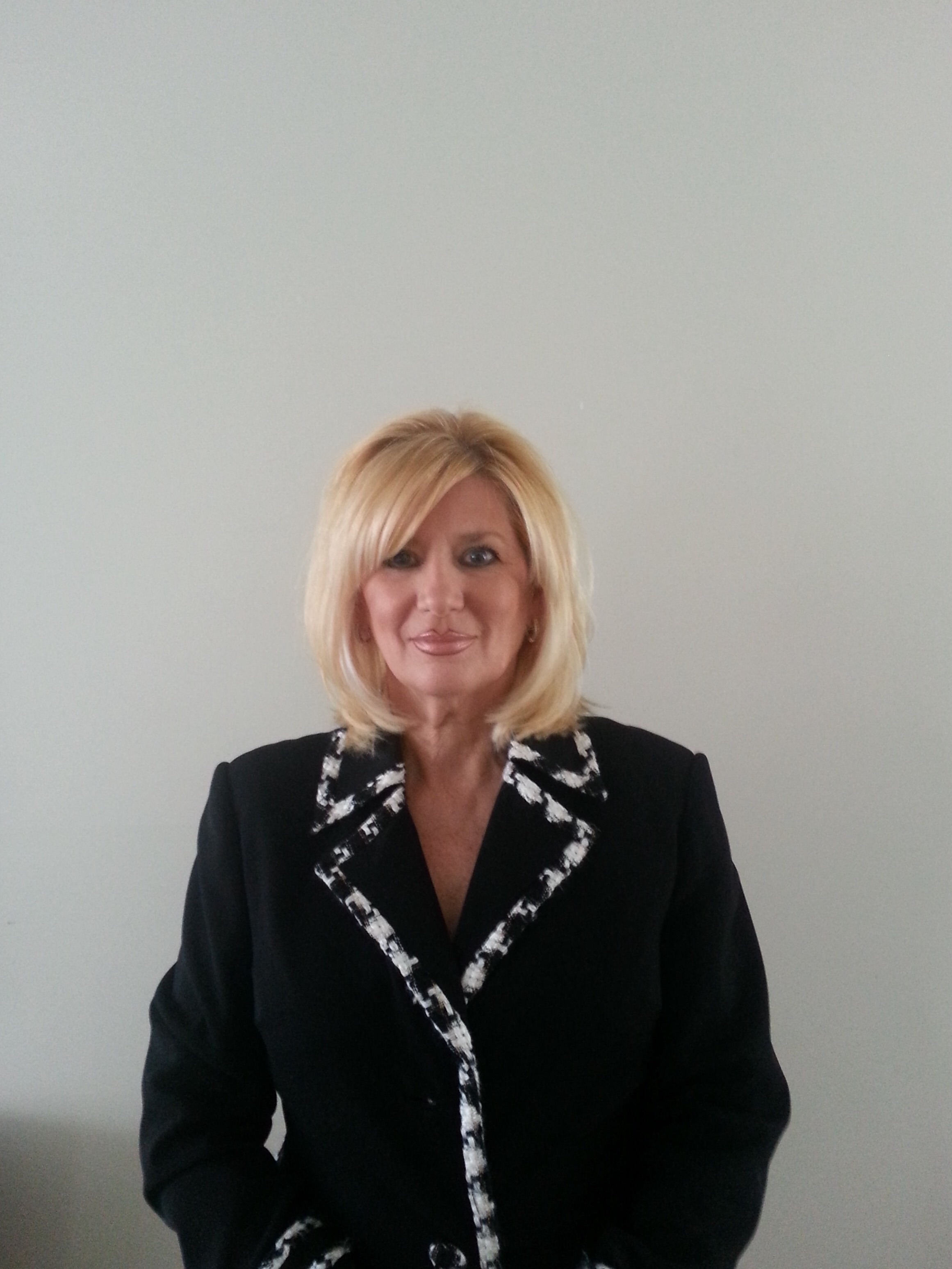 Dolores Casella at Long & Foster Real Estate, Inc. Moorestown Luxury Real Estate Agent