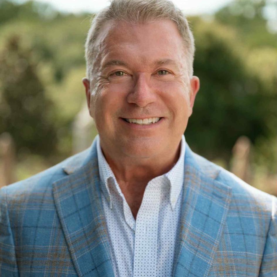 Robb Moss at Long & Foster Real Estate, Inc. Luxury Real Estate Agent